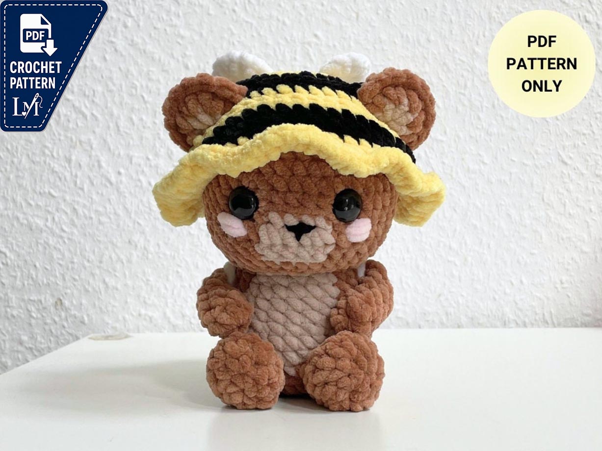 Baby Bear Crochet Pattern | forest animals | cute Bear with bee bucket hat and backpack | advanced beginner crochet pattern | Didisplushies