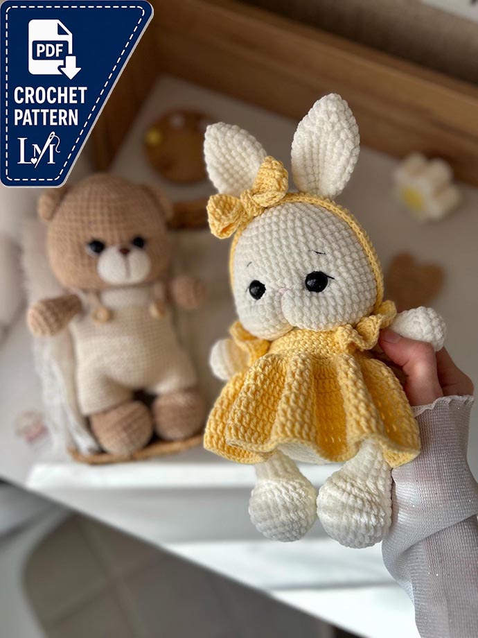 Overalls Bear Crochet Pattern Collection – Adorable Amigurumi Bears for Every Season 2