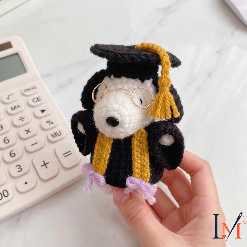 Snoop Graduation Crochet Doll, Amigurumi Dog Plush, Class of 2026 Keepsake Toy, Handmade Graduate Keepsake, Diploma Detail, Keychain Charm