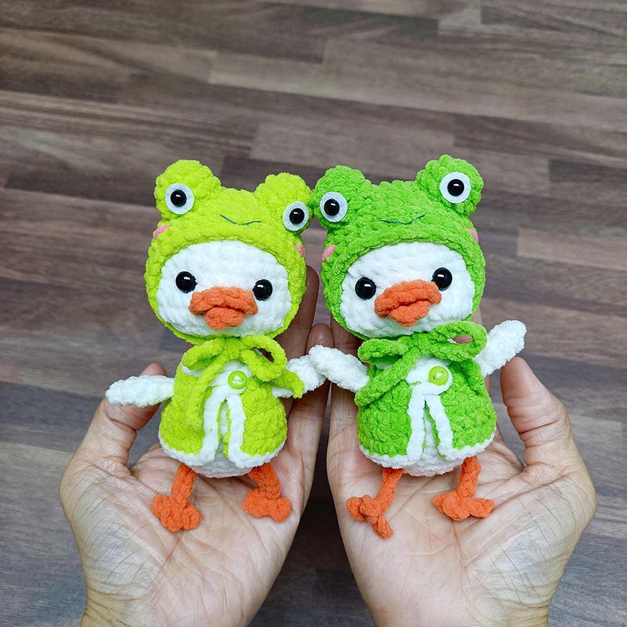 Daisy Duck Crochet Pattern Designs to Download 4