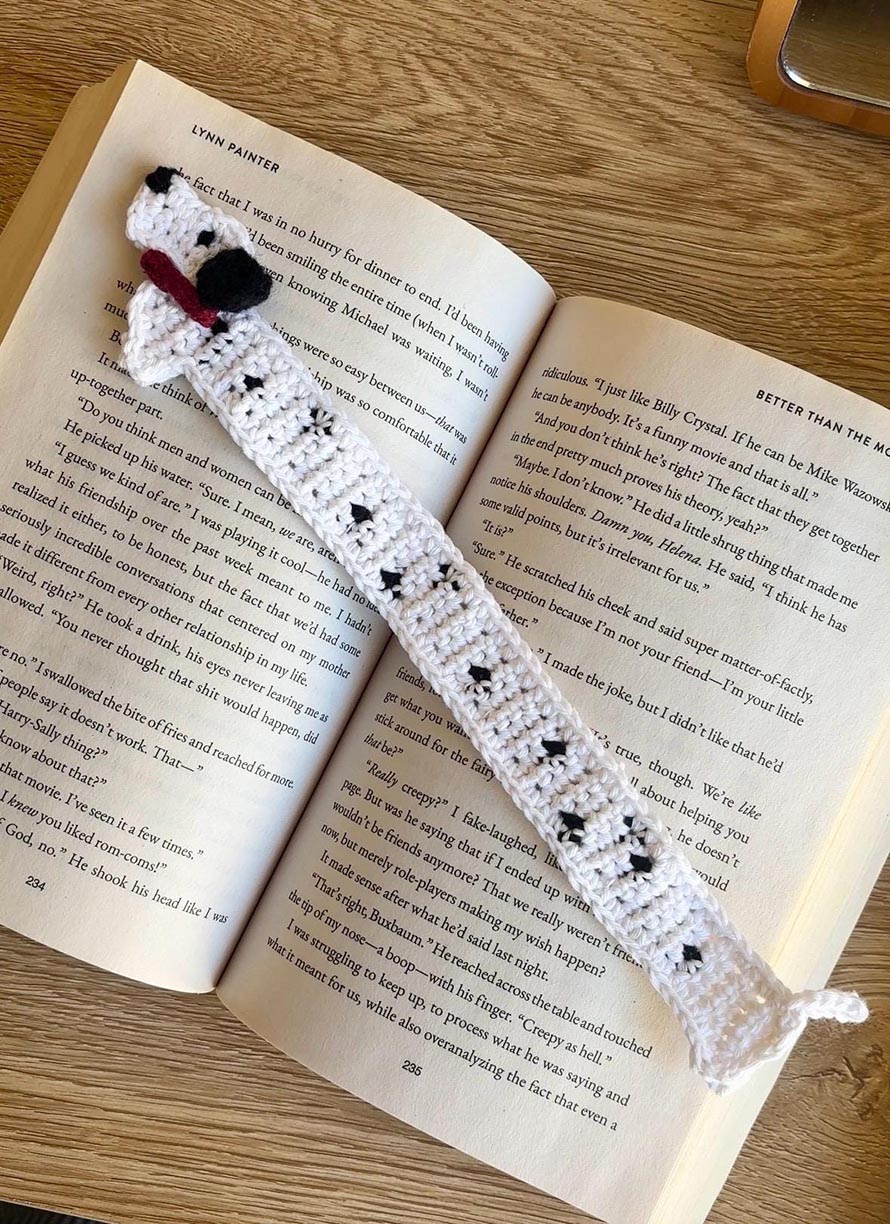 Crochet Dog Bookmark Pattern Ideas for Dog Lovers 5