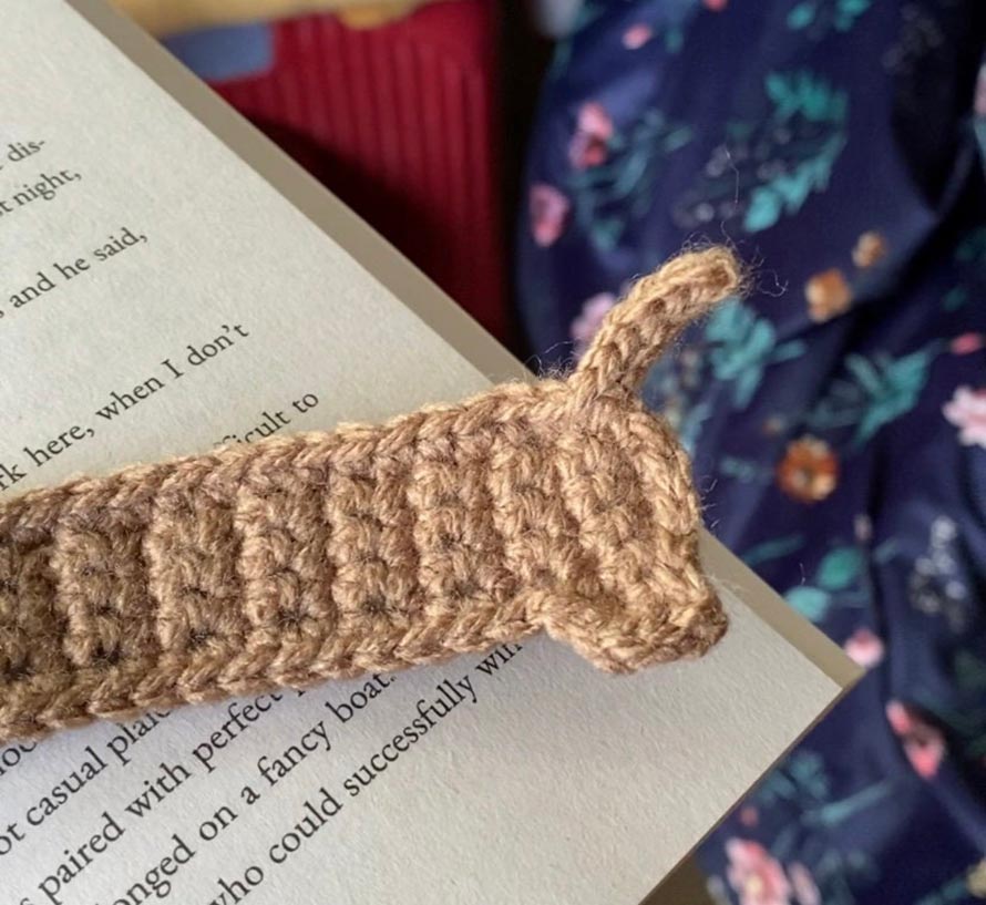 Crochet Dog Bookmark Pattern Ideas for Dog Lovers 8