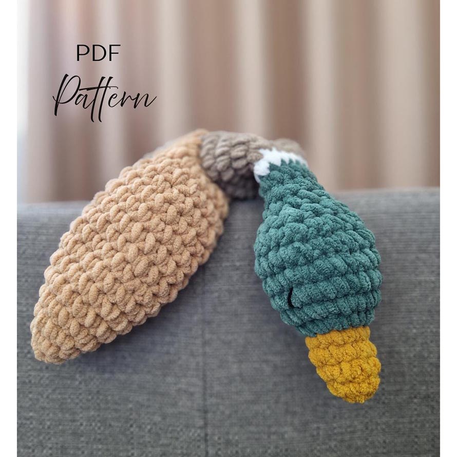 Crochet Duck Snuggler Pattern: Plush Mallard Toy (PDF Pattern, US/Italian)
