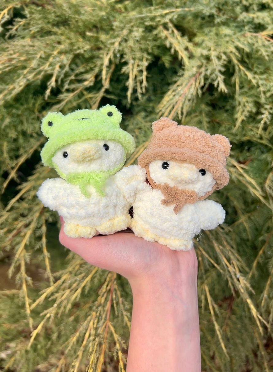 Crochet Duckling in Hat Plushie PATTERN