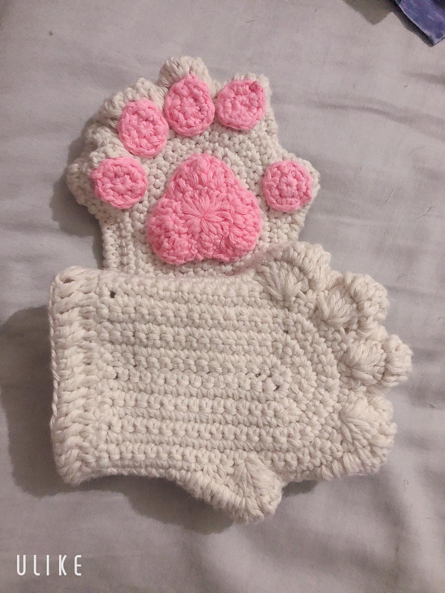 Cat Paw Fingerless Gloves Crochet Pattern Designs 2