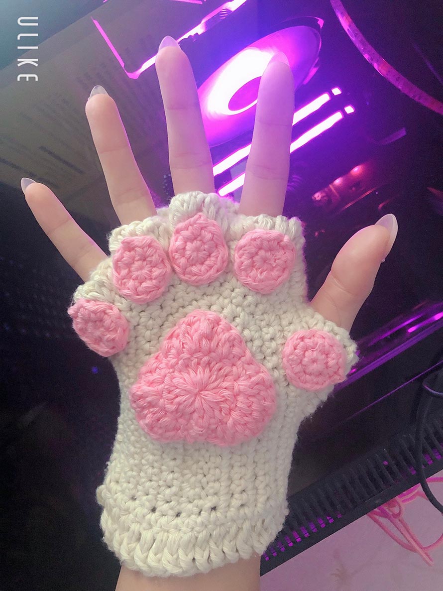 Cat Paw Fingerless Gloves Crochet Pattern Designs 3