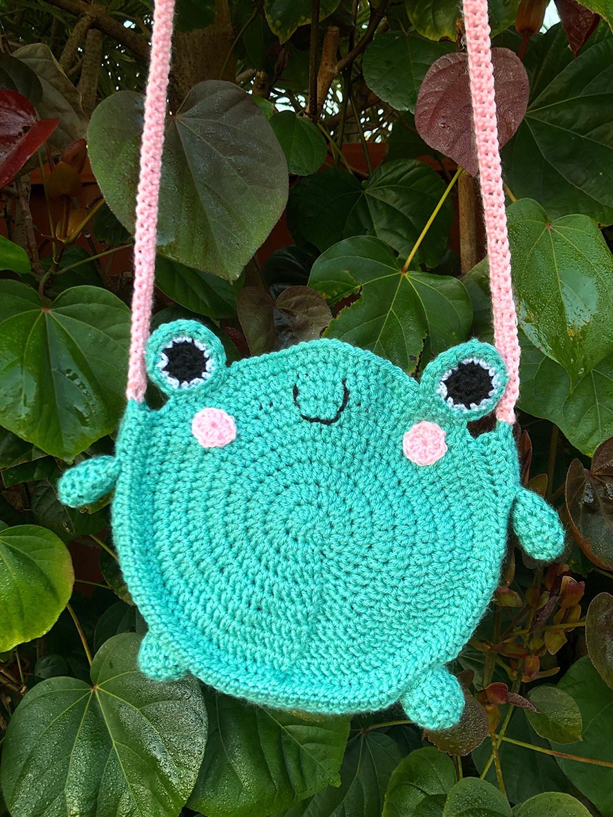 Crochet Frog Bag Pattern Designs to Crochet and Carry 1