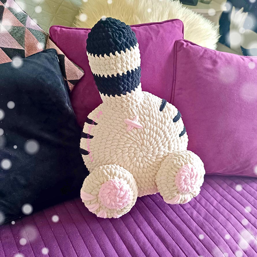 Crochet Cat Pillow Pattern Designs for Home Décor 4