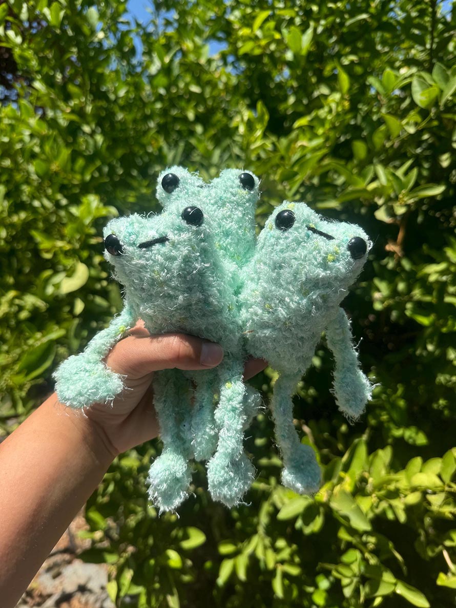 Leggy Frog Crochet Pattern Designs for Long-Limbed Amigurumi 3