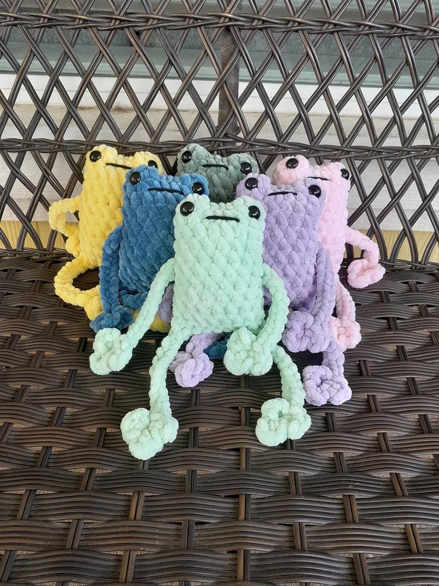 Leggy Frog Crochet Pattern Designs for Long-Limbed Amigurumi