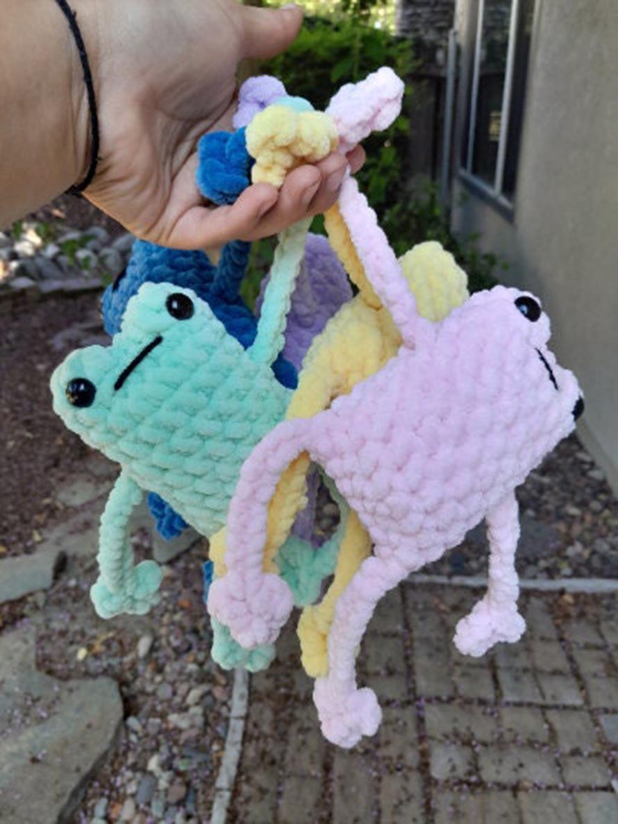 Leggy Frog Crochet Pattern Designs for Long-Limbed Amigurumi 7