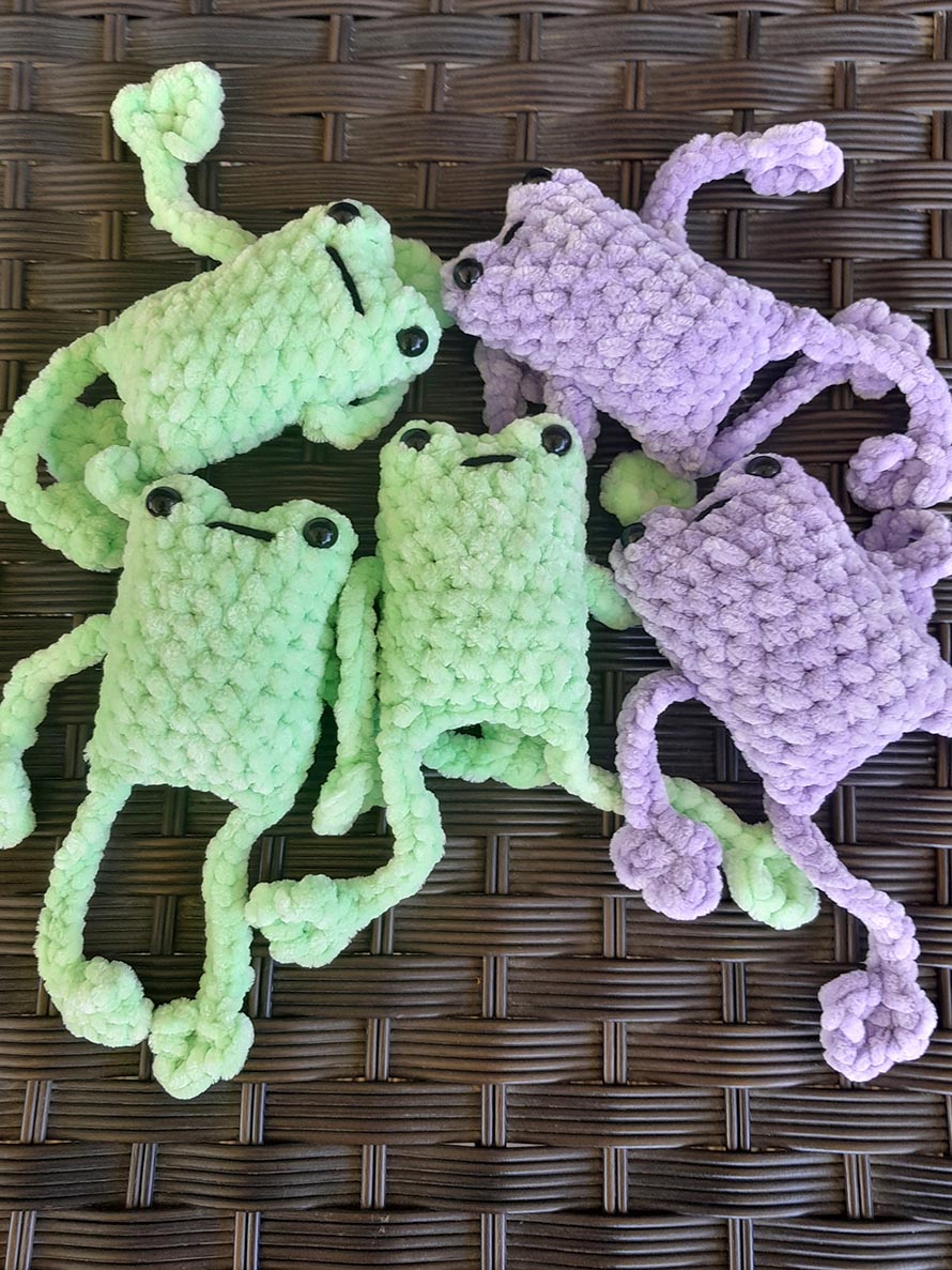 Leggy Frog Crochet Pattern Designs for Long-Limbed Amigurumi 8