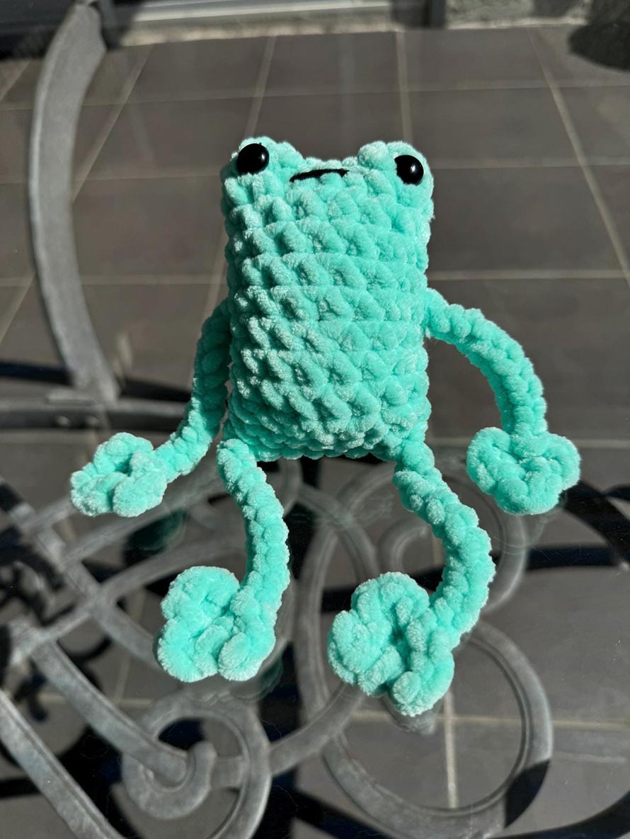 Leggy Frog Crochet Pattern Designs for Long-Limbed Amigurumi 9