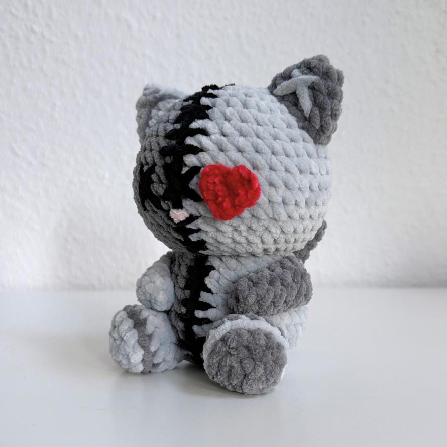 Zombie Cat Crochet Pattern Designs for Amigurumi Fans 6