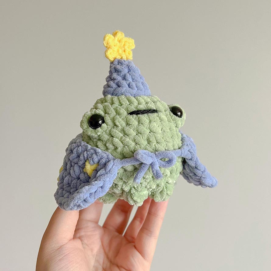 Wizard Frog Crochet Pattern / Magic Frog Crochet / US PDF Pattern / Witchy Cute Frog Mage Crochet Pattern